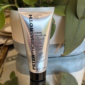 Peter Thomas Roth FirmX Peeling Gel in Metallic Silver